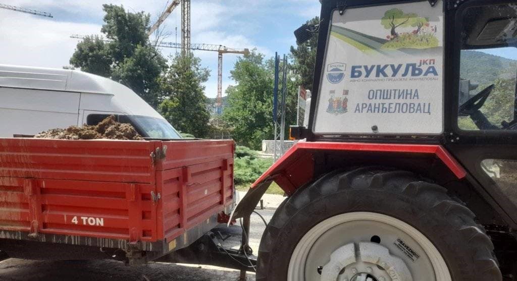 Радови на санацији квара у улици Илије Гарашанина су завршени и вода је пуштена у систем водоснабдевања.